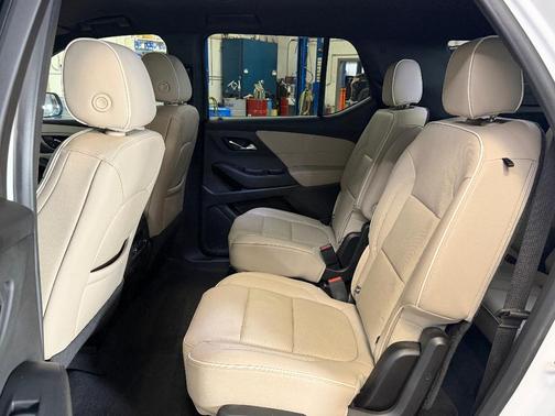 2022 Chevrolet Traverse Premier