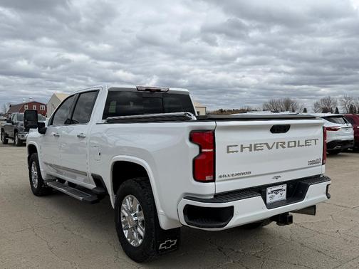 Summit White 2024 Chevrolet Silverado 2500 High Country