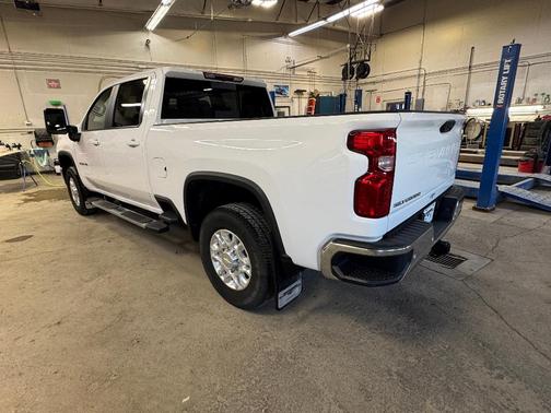 Summit White 2025 Chevrolet Silverado 2500 LT