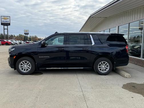 2022 Chevrolet Suburban LS