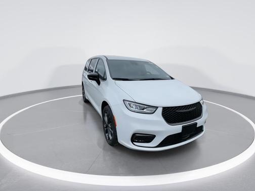 Bright White 2026 Chrysler Pacifica Select AWD