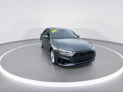 2023 Audi A4 45 S line quattro Premium