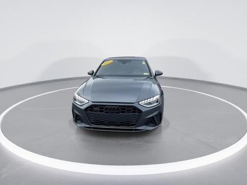 2023 Audi A4 45 S line quattro Premium