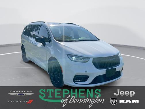 2024 Chrysler Pacifica Touring-L