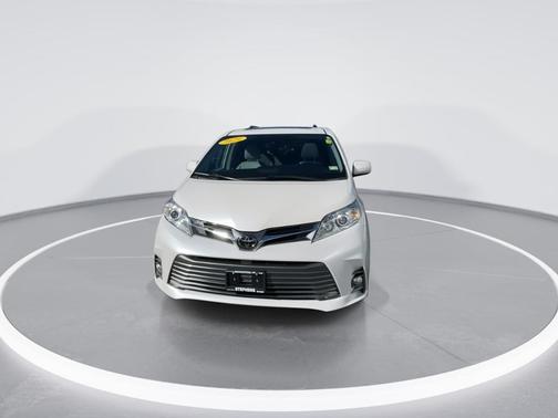 White 2020 Toyota Sienna XLE