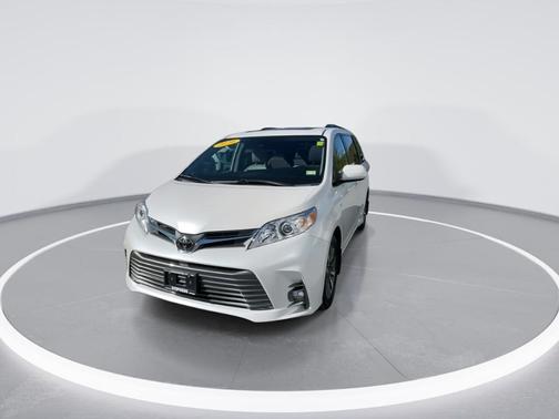 White 2020 Toyota Sienna XLE