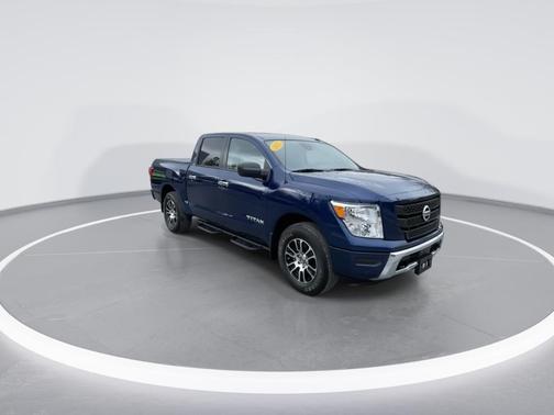 2021 Nissan Titan SV