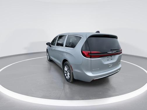 Silver Mist 2026 Chrysler Pacifica Select AWD