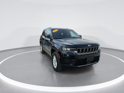Black 2024 Jeep Grand Cherokee Laredo