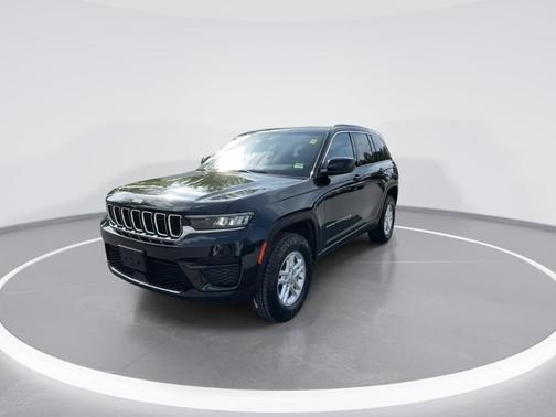 Black 2024 Jeep Grand Cherokee Laredo