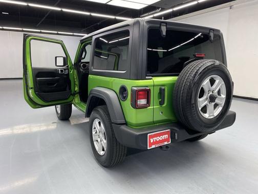 Photo 3 of 17 of 2018 Jeep Wrangler Sport