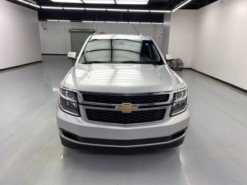 Photo 4 of 19 of 2020 Chevrolet Suburban LT