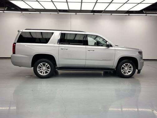 Photo 5 of 19 of 2020 Chevrolet Suburban LT