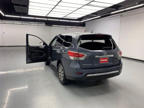 Photo 3 of 18 of 2014 Nissan Pathfinder S