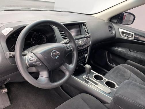 Photo 2 of 18 of 2014 Nissan Pathfinder S