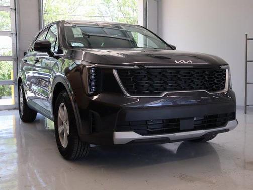 2025 Kia Sorento LX