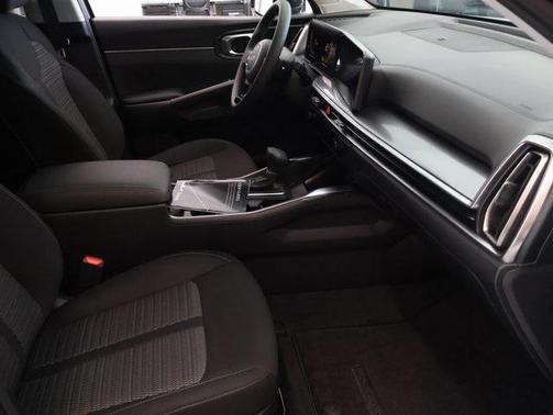 2025 Kia Sorento LX
