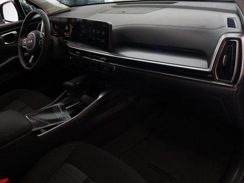 2025 Kia Sorento LX
