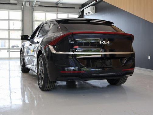 2025 Kia EV6 Wind