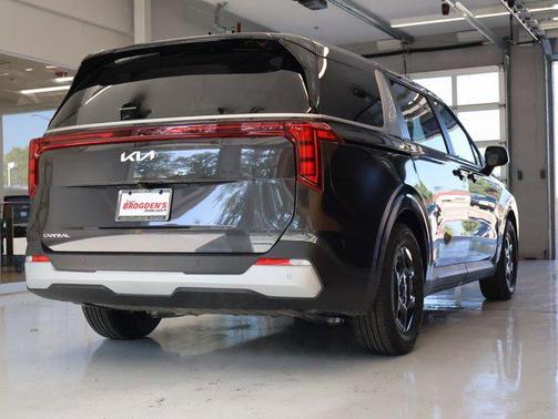 2026 Kia Carnival LXS