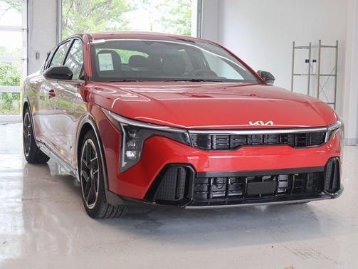 2025 Kia K4 GT-Line