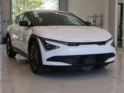 2025 Kia EV6 Light