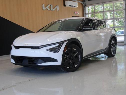 2025 Kia EV6 Light
