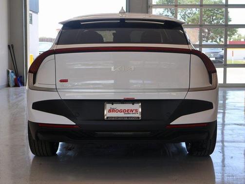 2025 Kia EV6 Light