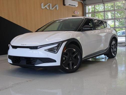 2025 Kia EV6 Light