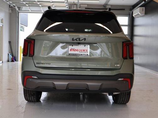 2025 Kia Sorento SX