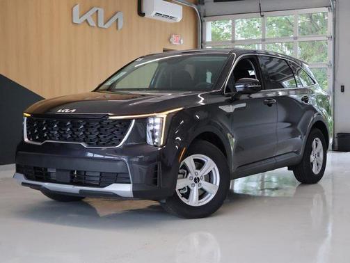 2025 Kia Sorento LX
