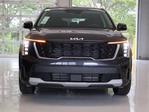 2025 Kia Sorento LX