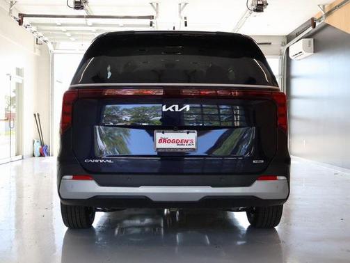 2026 Kia Carnival Hybrid EX