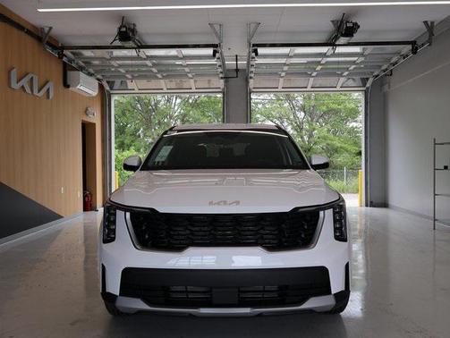 2025 Kia Sorento LX