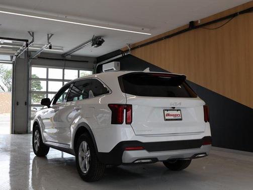 2025 Kia Sorento LX