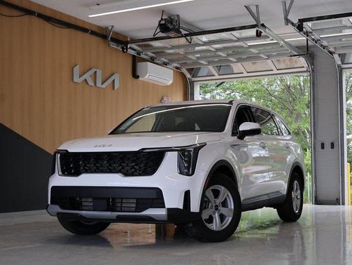 2025 Kia Sorento LX