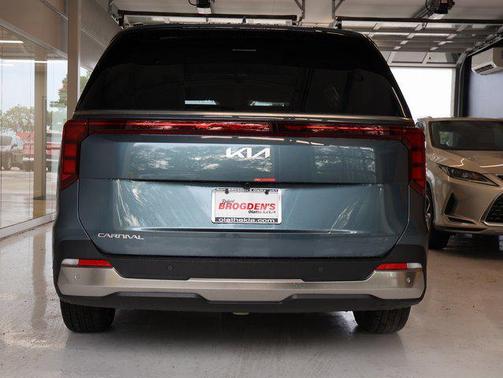 2026 Kia Carnival SX