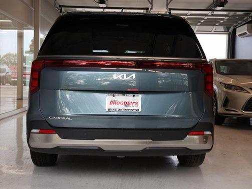 2026 Kia Carnival SX