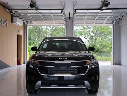 2025 Kia Seltos LX