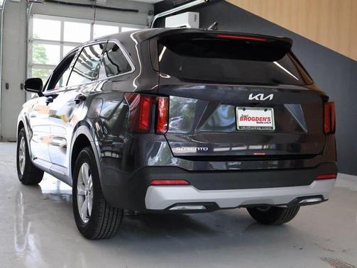 2025 Kia Sorento LX