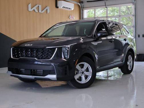 2025 Kia Sorento LX