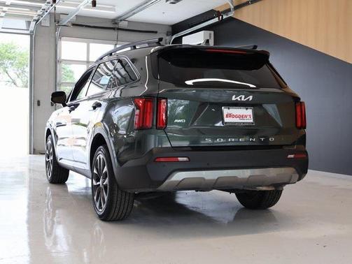 2022 Kia Sorento SX
