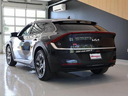 2025 Kia EV6 Light Long Range