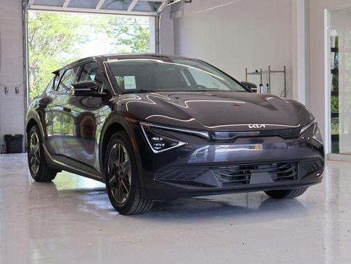 2025 Kia EV6 Light Long Range