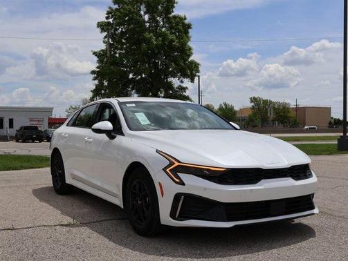 2025 Kia K5 LXS