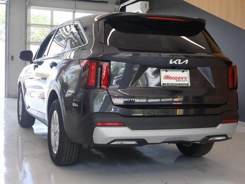 2025 Kia Sorento LX
