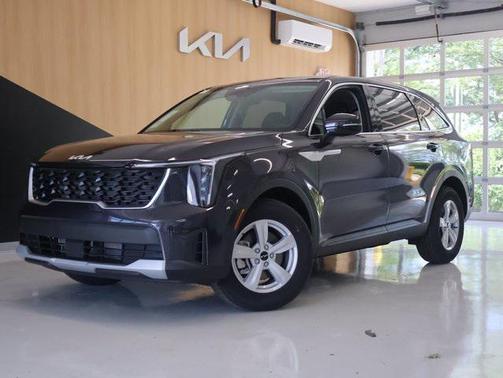 2025 Kia Sorento LX