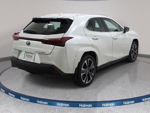 White Pearl 2024 Lexus UX 250h Premium