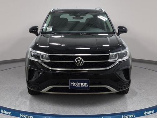 Deep Black Pearl Effect 2022 Volkswagen Taos 1.5T SEL