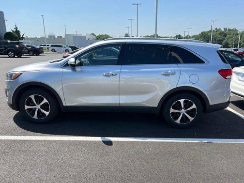 Sparkling Silver 2018 Kia Sorento EX